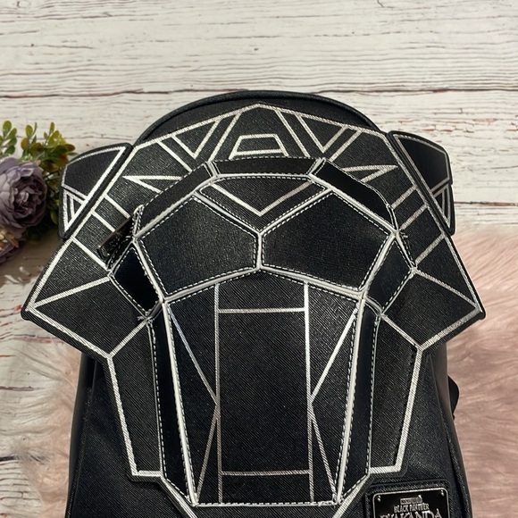 NWT Loungefly Wakanda Forever Figural Mini Backpack Black Panther Marvel - Picture 4 of 9